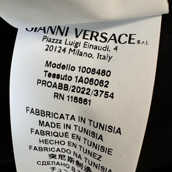 Men’s Versace T-Shirt - Picture 6 of 8